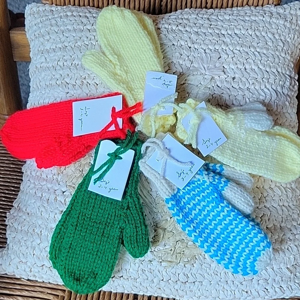 Handmade mittens, size 2-4 years